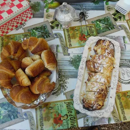 Domaine Des Augustins Frühstückspension *
